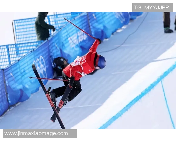 海外集训生活条件艰苦运动员坚持不懈展现顽强拼搏精神令人敬佩